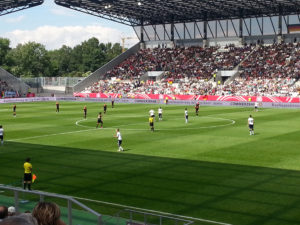 Pünktlich zum Anstoß kam die Sonne heraus