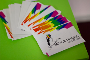 Aufkleber mit dem Logo der Minsk Pride 2014.